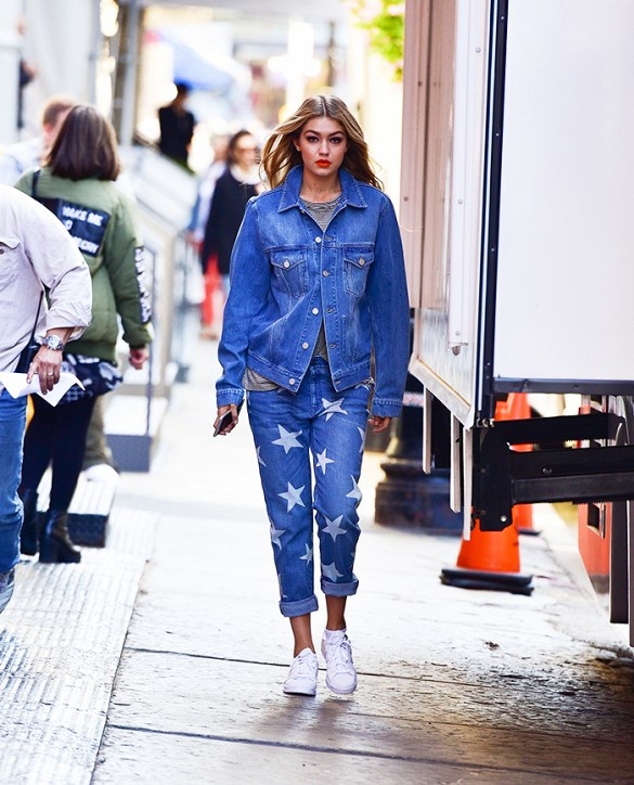 Gigi Hadid diện áo khoác denim sành điệu ảnh 5 Gigi Hadid dien ao khoac denim sanh dieu anh 5