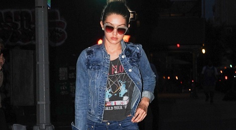 Hoc Gigi Hadid cach dien ao khoac denim vao mua dong hinh anh