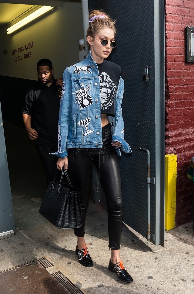 Gigi Hadid diện áo khoác denim sành điệu ảnh 8 Gigi Hadid dien ao khoac denim sanh dieu anh 8