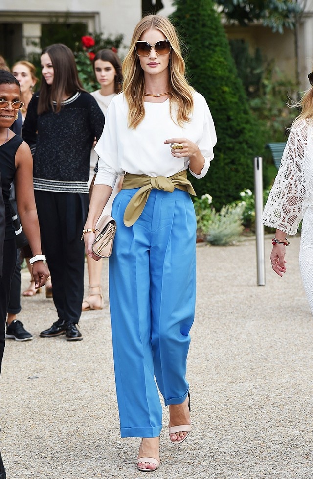 Sao ngoai goi y dien do voi that lung anh 3