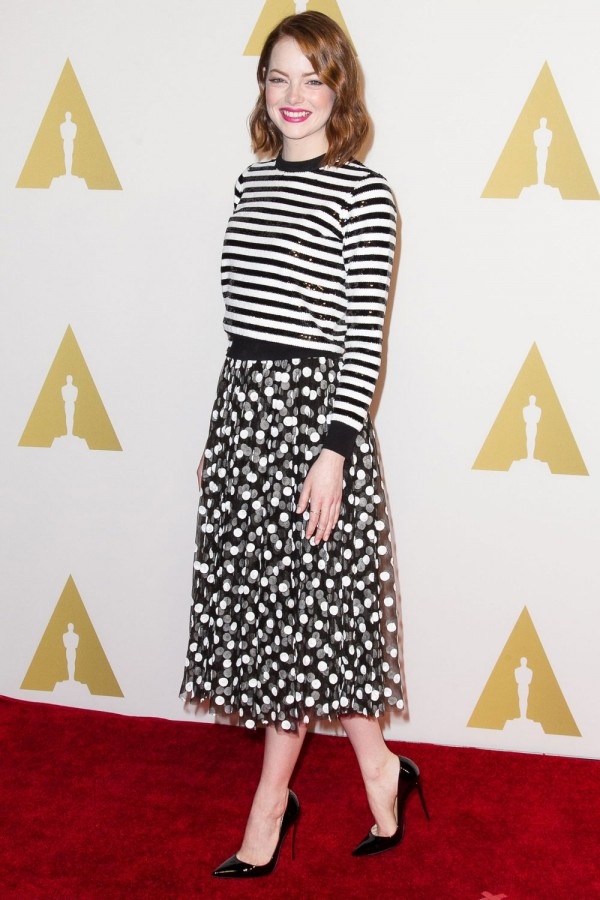 Sao ngoại diện áo len và chân váy ảnh 9 Sao ngoai dien ao len va chan vay anh 9