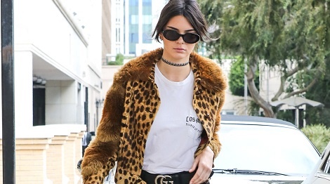 6 kieu ao khoac luon co trong tu do dong cua Kendall Jenner hinh anh