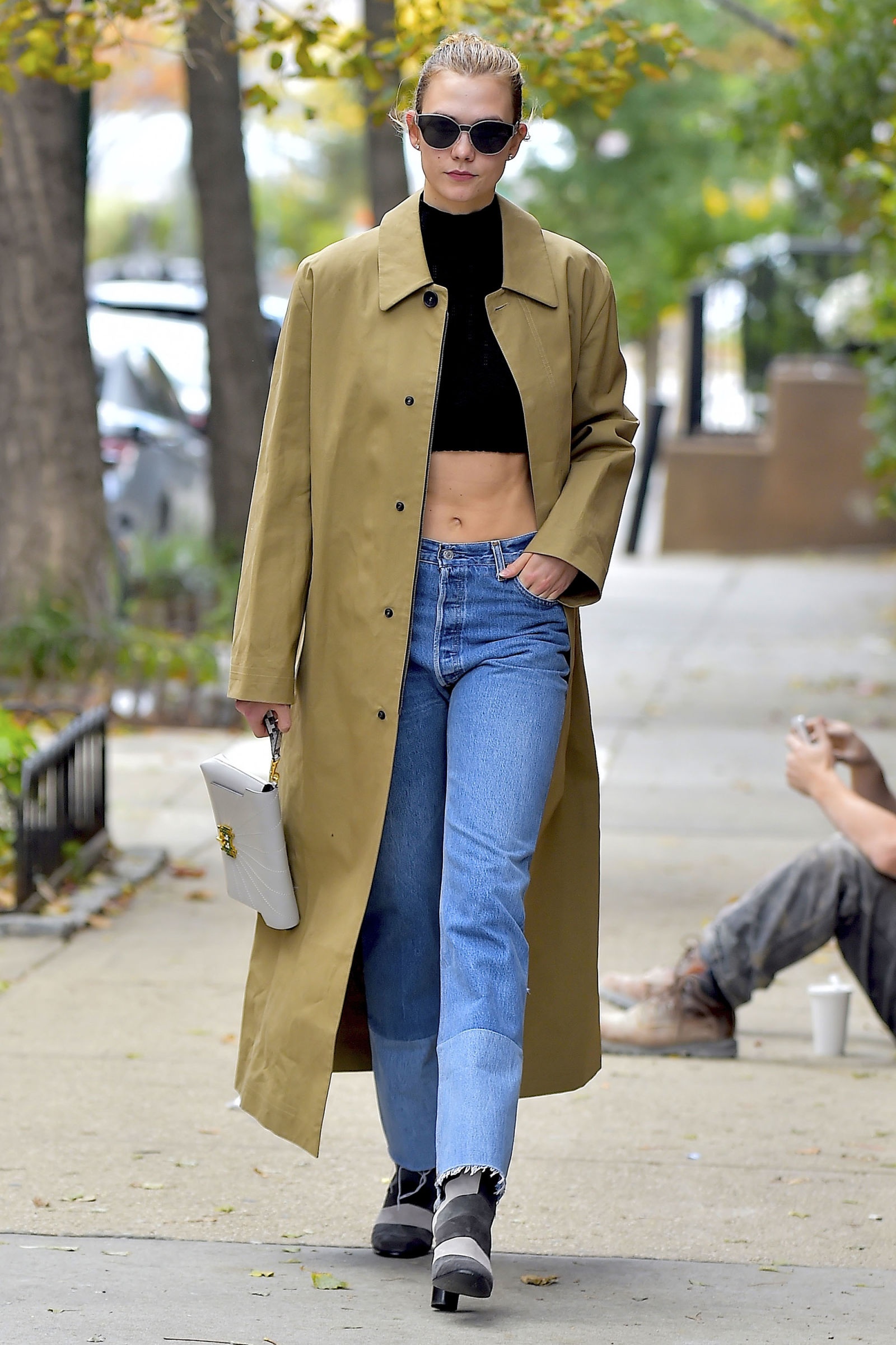 Sieu mau quoc te khoe eo thon bat chap thoi tiet anh 1