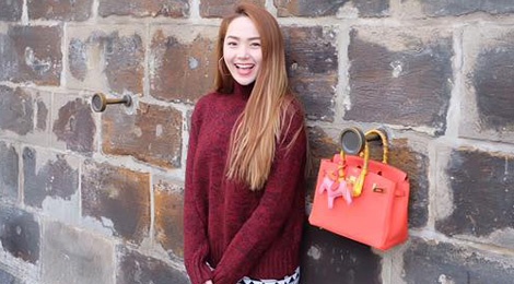 Sao Viet dien do len don mua dong hinh anh