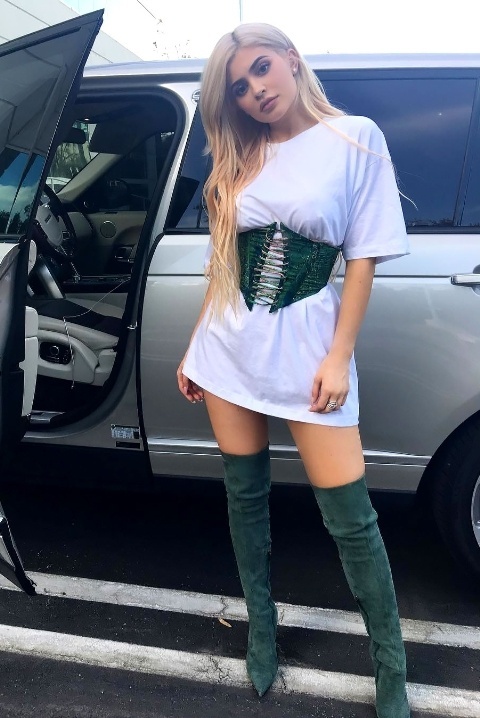 Sao ngoại với bốt cao quá gối ảnh 8 Sao ngoai voi bot cao qua goi anh 8