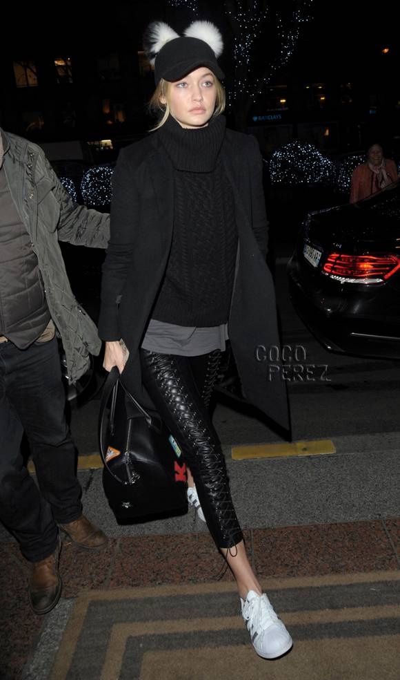 Sao ngoai me man xu huong buoc day anh 1