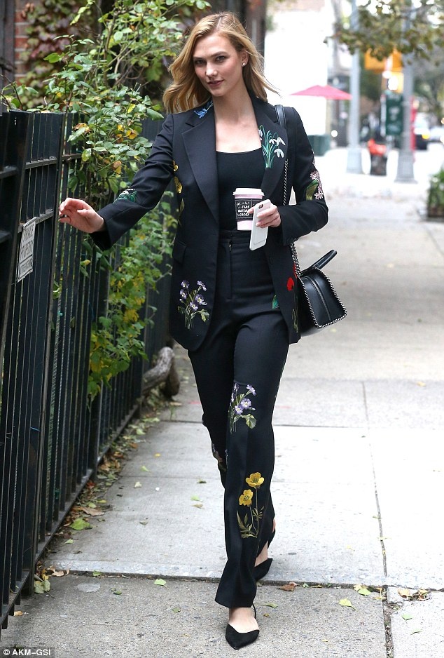 Karlie Kloss diện blazer ảnh 7 Karlie Kloss dien blazer anh 7