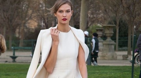Hoc cach dien blazer nhu Karlie Kloss hinh anh