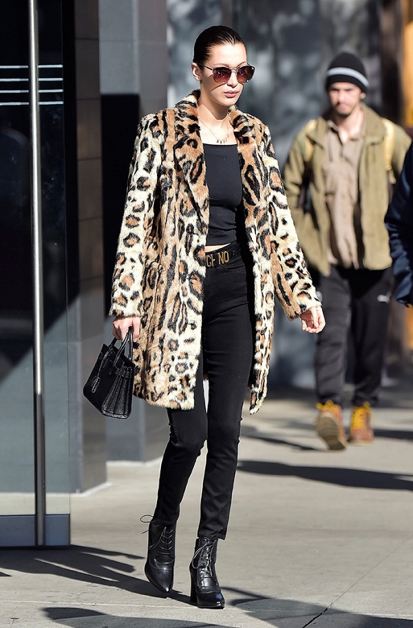 Bella Hadid phoi do voi ankle bot anh 2