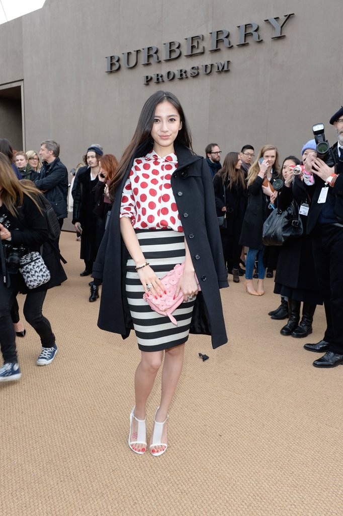 Angela Baby dien do dep anh 3