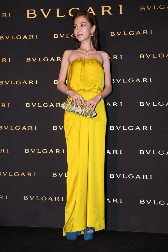 Angela Baby dien do dep anh 6