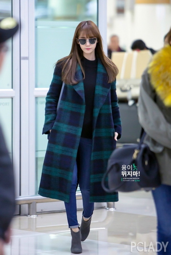 Sao Han mac ao khoac ke caro anh 4