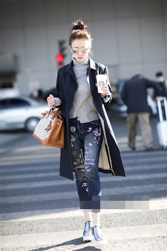 Sao Hoa ngu mac quan jean rach anh 1