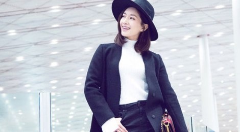 My nhan Hoa ngu pha cach voi quan jean rach hinh anh