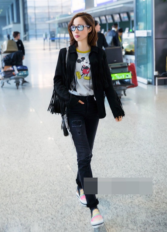 Sao Hoa ngu mac quan jean rach anh 3