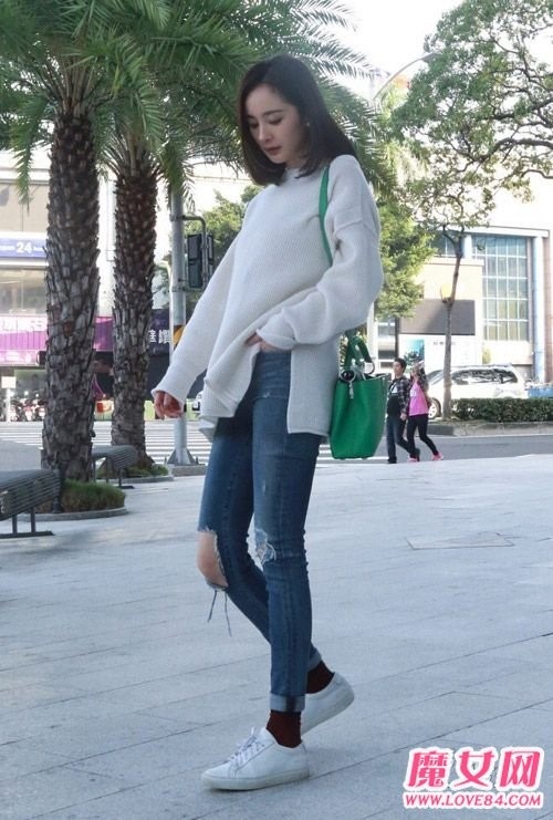 Sao Hoa ngu mac quan jean rach anh 4