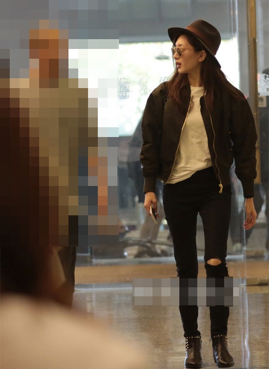 Sao Hoa ngu mac quan jean rach anh 9