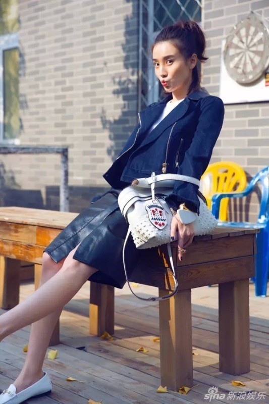 Sao Hoa ngu dien chan vay anh 11