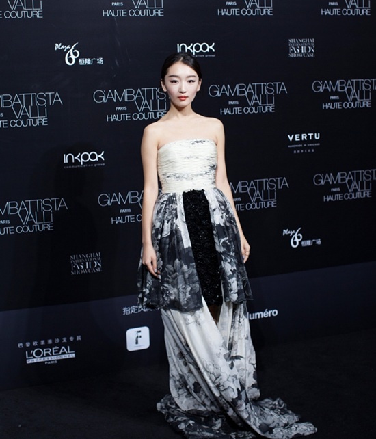 Sao Hoa ngu dien vay den trang anh 10