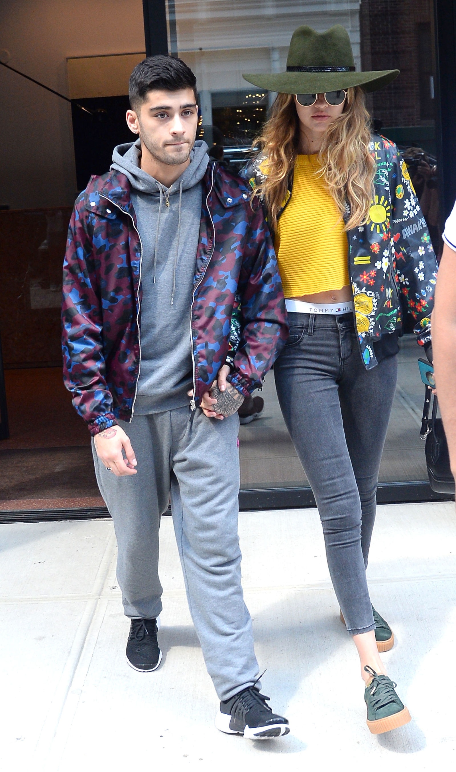 Gigi Hadid diện jean ống lửng ảnh 10 Gigi Hadid dien jean ong lung anh 10