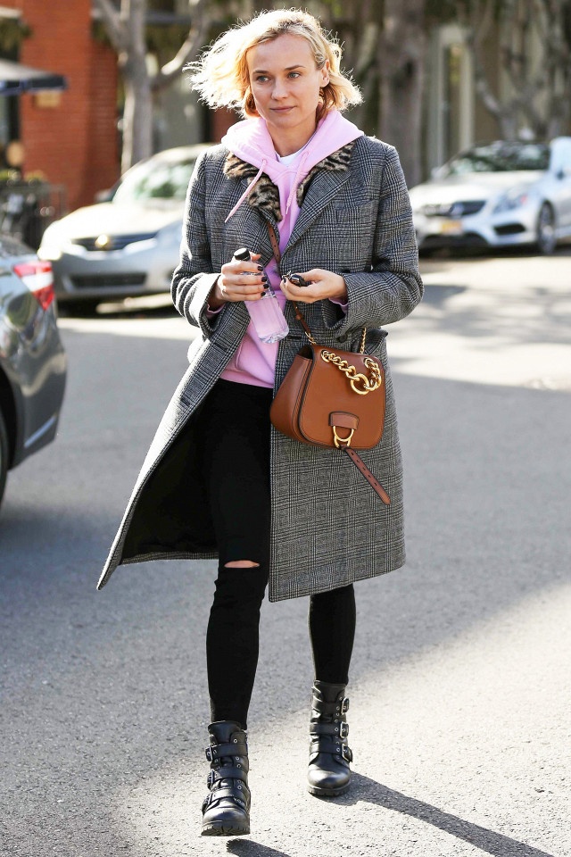 Sao thế giới diện áo hoodie ảnh 6 Sao the gioi dien ao hoodie anh 6