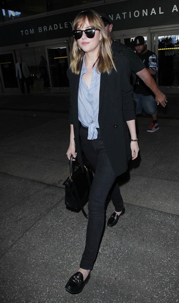 Street style của Dakota Johnson ảnh 7 Street style cua Dakota Johnson anh 7