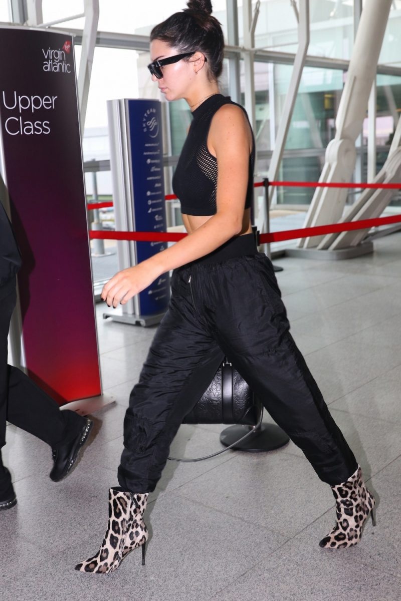Kendall Jenner diện họa tiết da báo ảnh 11 Kendall Jenner dien hoa tiet da bao anh 11