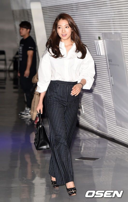 Sao Chau A dien so mi trang anh 12