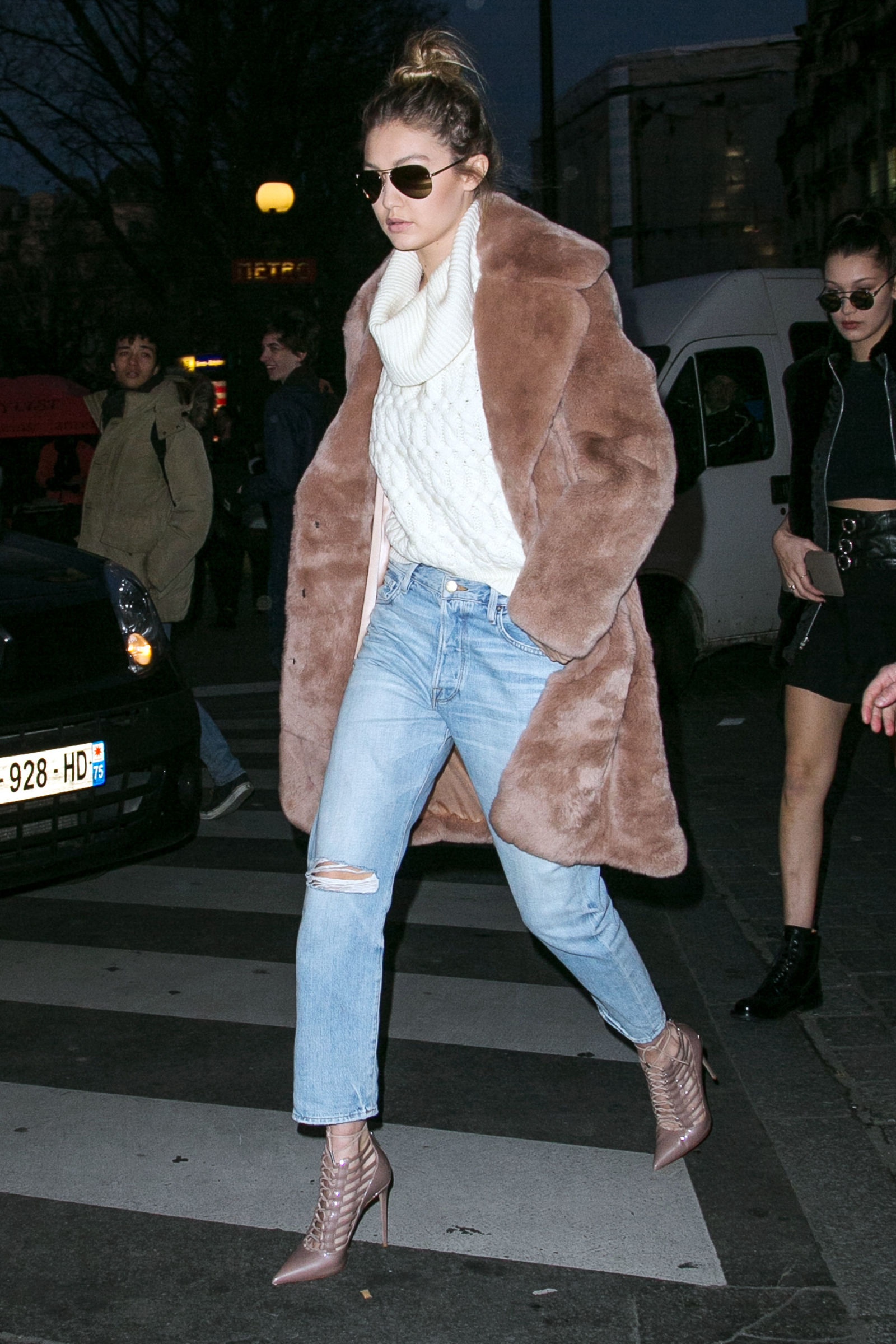 Gigi Hadid dien ao khoac long anh 10