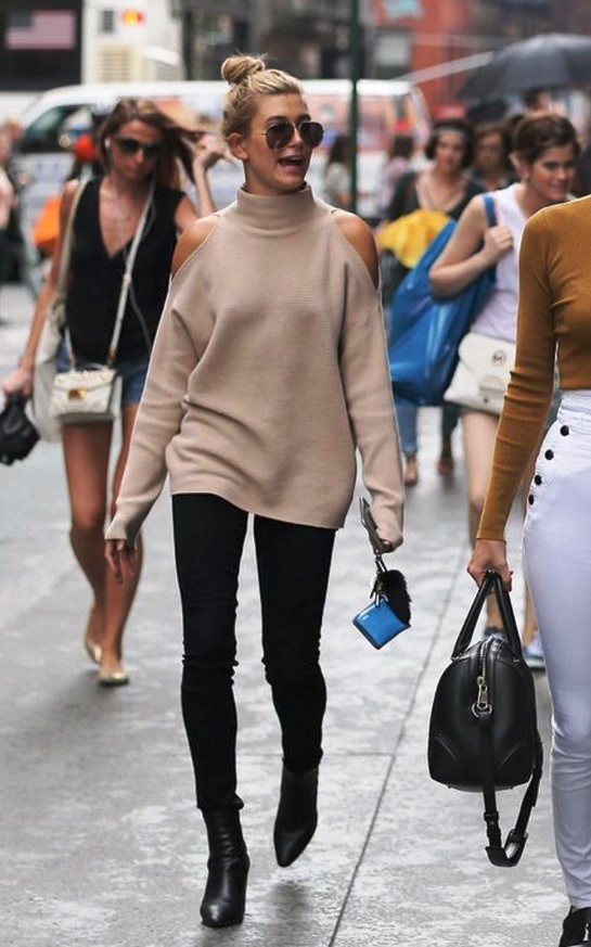 sao ngoai,  ao len khoet vai,  phong cach goi cam anh 8