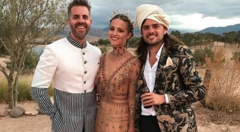 Nhung sao ngoai khong dien vay cuoi truyen thong hinh anh