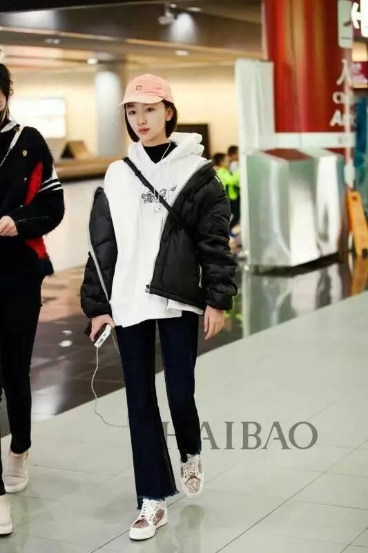 Sao Hoa ngu mac ao hoodie anh 8