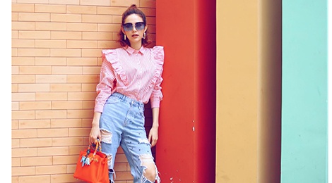 BST jeans rach giup Minh Hang an gian tuoi hinh anh