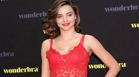 Sao ngoai dien vay ao chua toi mot trieu dong tren tham do hinh anh