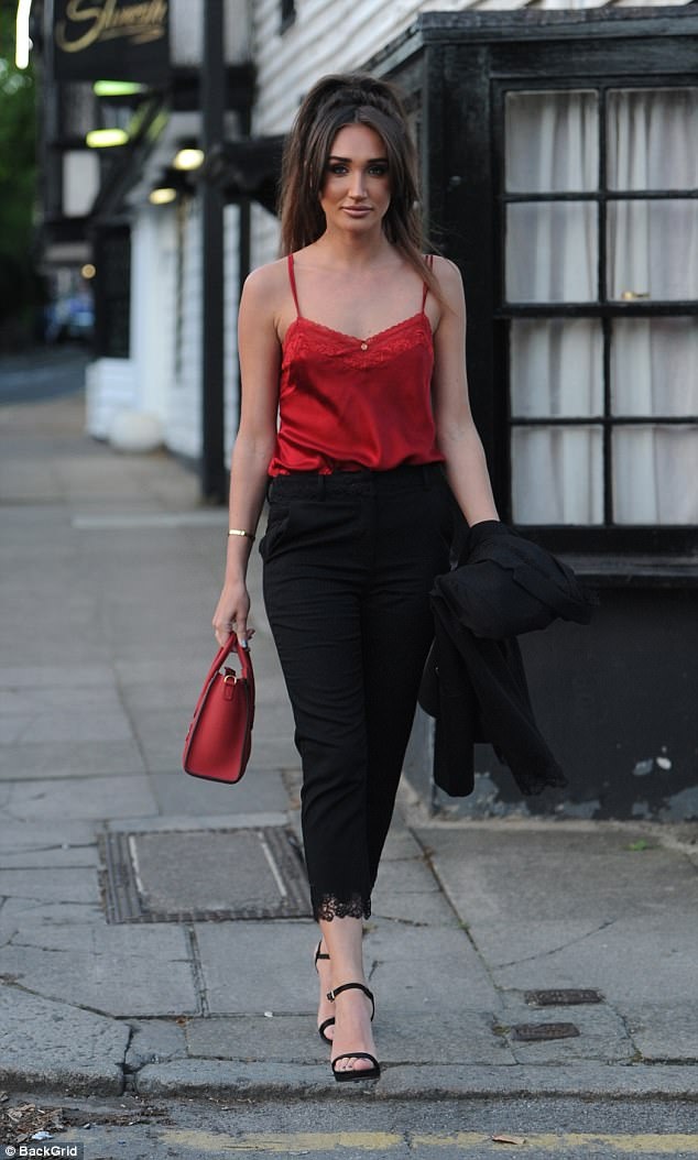 Sao ngoại mặc áo hai dây ảnh 7 Sao ngoai mac ao hai day anh 7