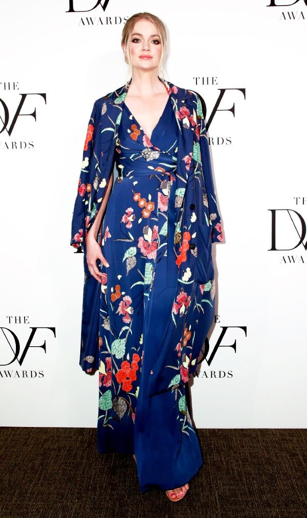 Sao ngoai mac vay cuon anh 2