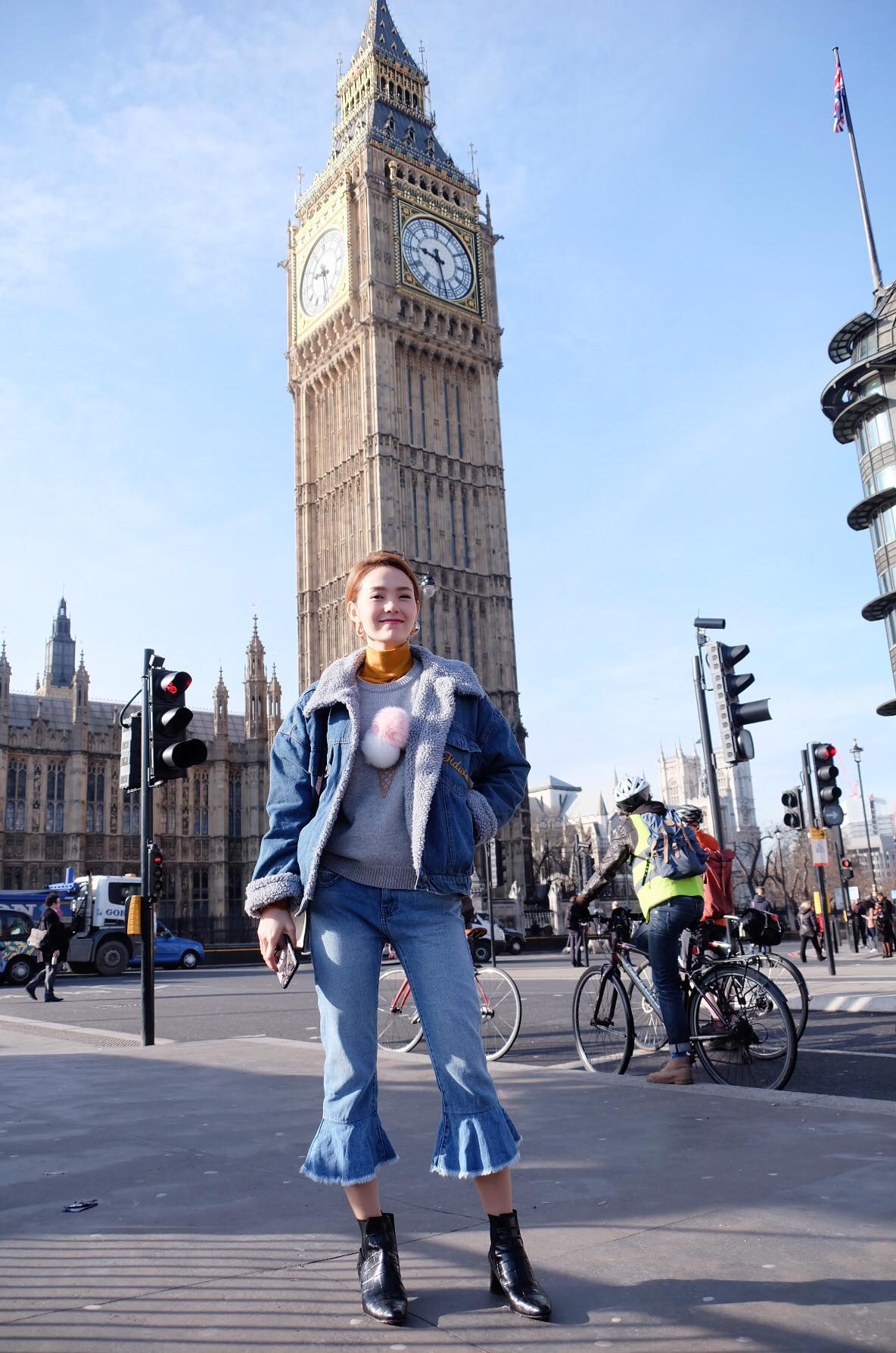 minh hằng mix quần jeans xé gấu ảnh 4 minh hang mix quan jeans xe gau anh 4