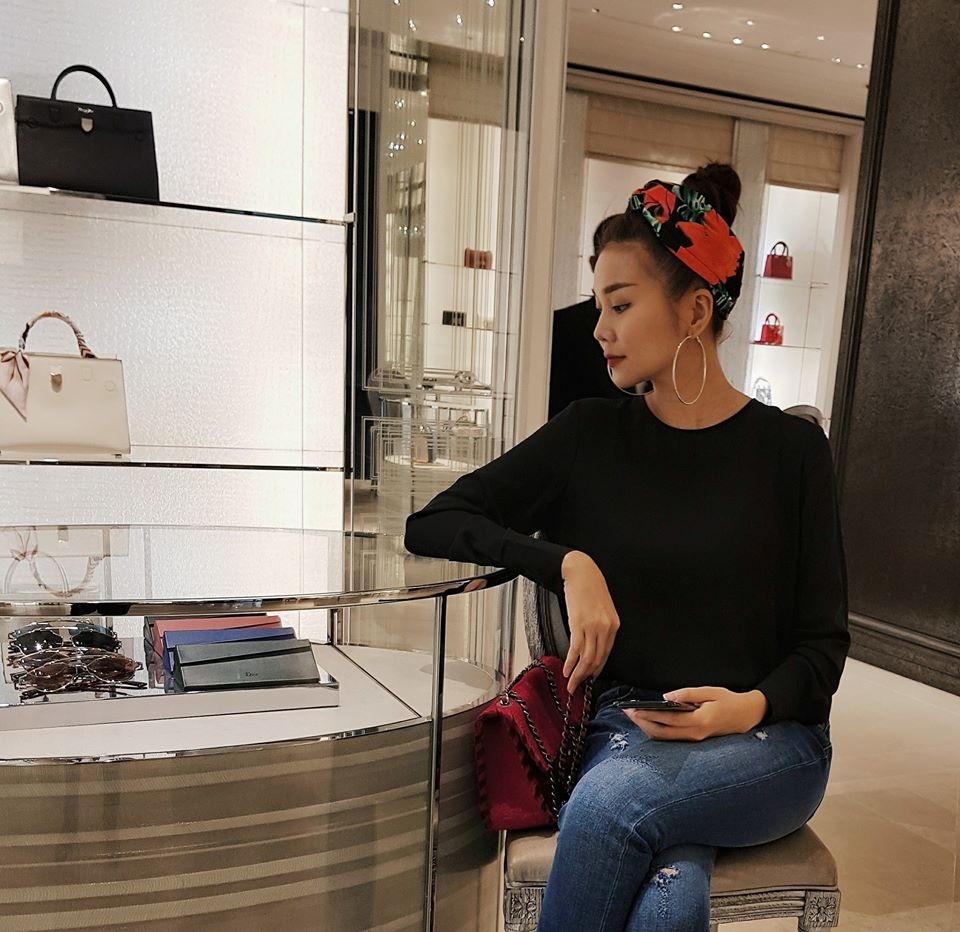thời trang thanh hằng,  đồ đen,  thời trang đen ảnh 4 thoi trang thanh hang,  do den,  thoi trang den anh 4