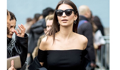 Sao Hollywood lang xe kinh mat meo ngay he hinh anh