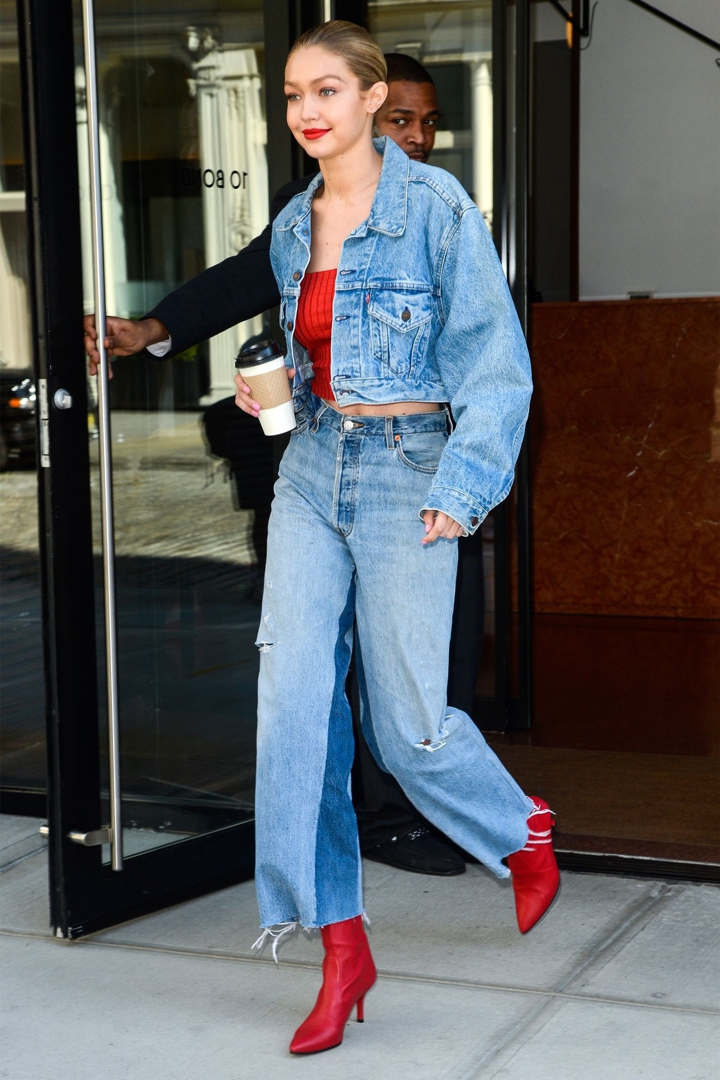 Gigi Hadid mặc tone-sur-tone ảnh 1 Gigi Hadid mac tone-sur-tone anh 1