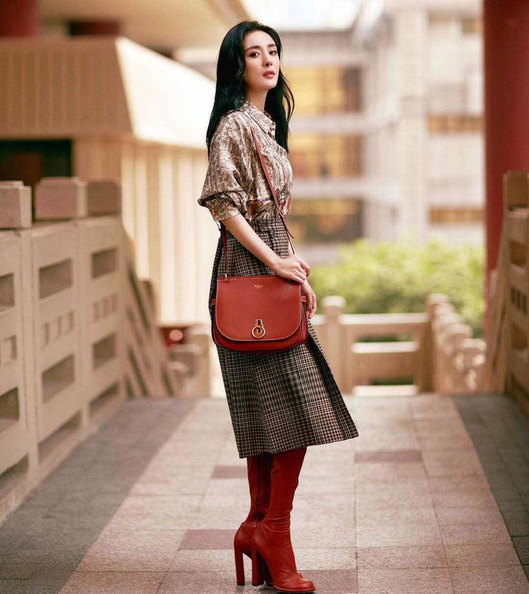 Dương Mịch gợi ý cách mặc chân váy ảnh 3 Duong Mich goi y cach mac chan vay anh 3