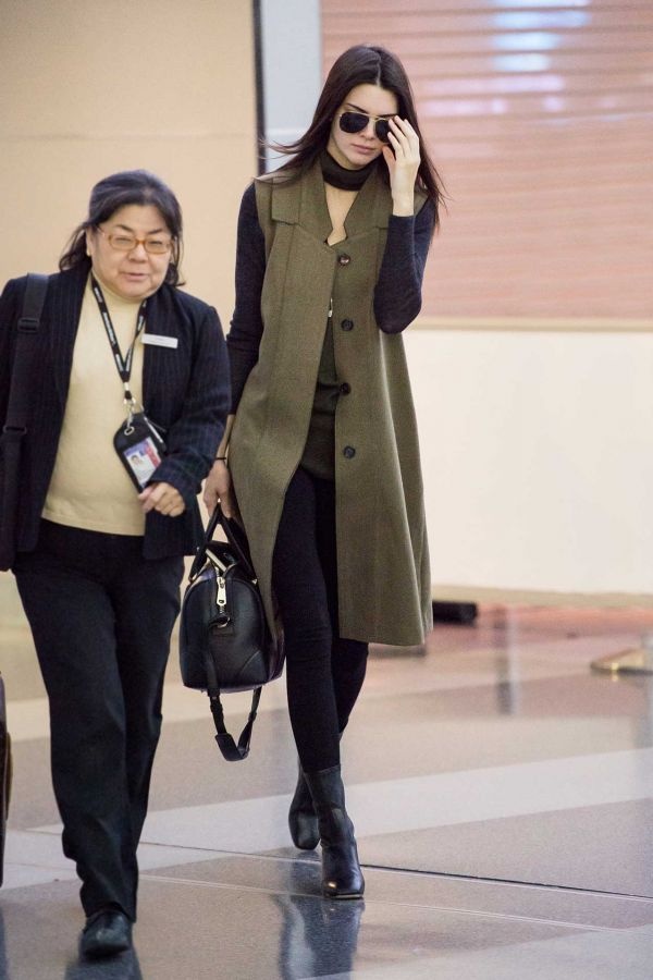 Kendall Jenner phối đồ với blazer ảnh 8 Kendall Jenner phoi do voi blazer anh 8