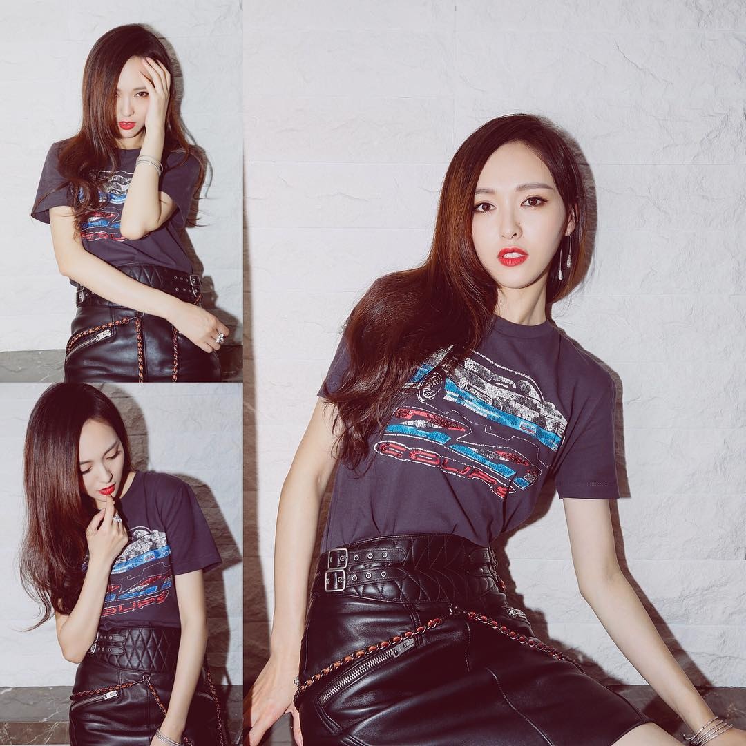 Sao Hoa ngữ mặc áo thun in ảnh 3 Sao Hoa ngu mac ao thun in anh 3