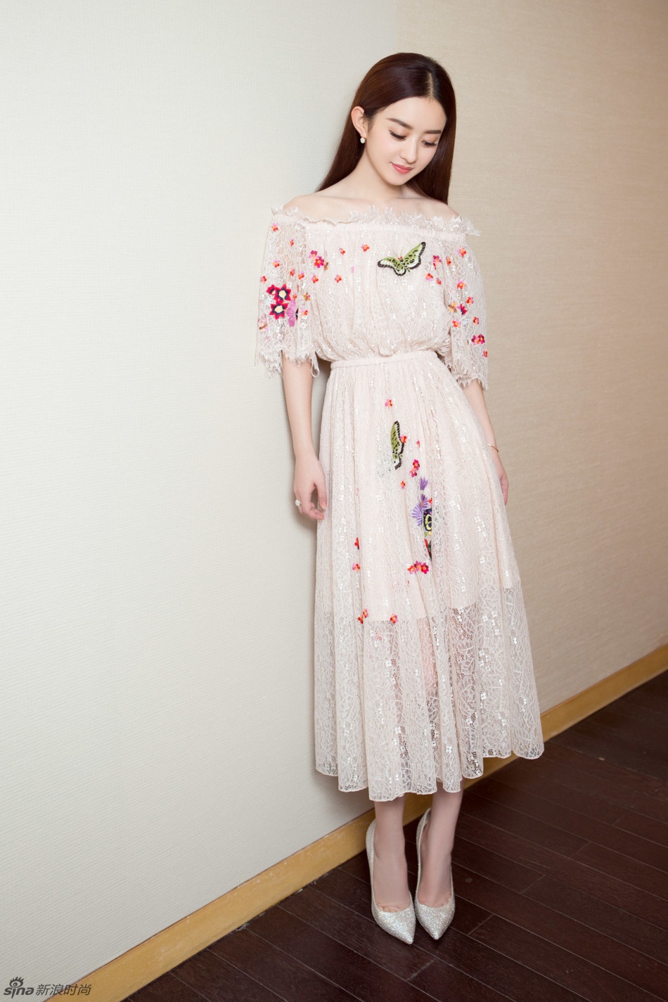 Triệu Lễ Dĩnh mặc đầm họa tiết ảnh 7 Trieu Le Dinh mac dam hoa tiet anh 7