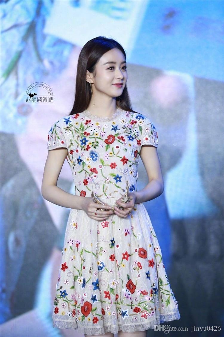 Triệu Lễ Dĩnh mặc đầm họa tiết ảnh 9 Trieu Le Dinh mac dam hoa tiet anh 9