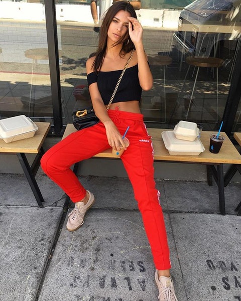 Street style kheo eo của Emily Ratajkowski ảnh 6 Street style kheo eo cua Emily Ratajkowski anh 6