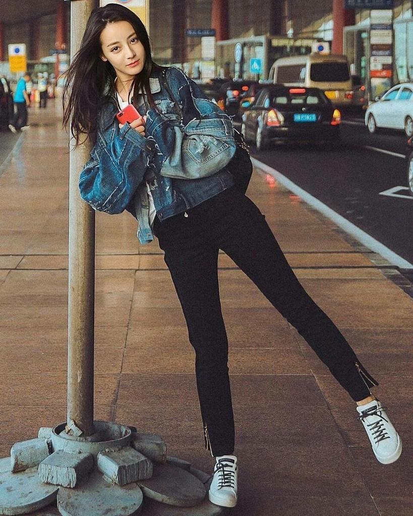 Sao Hoa ngữ mặc áo khoác denim ảnh 12 Sao Hoa ngu mac ao khoac denim anh 12