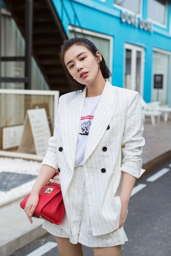 Sao Hoa ngữ mặc blazer cá tính ảnh 5 Sao Hoa ngu mac blazer ca tinh anh 5