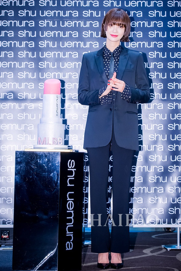 Sao nữ Hàn diện suit nam tính ảnh 3 Sao nu Han dien suit nam tinh anh 3