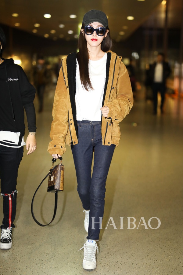 Duong Yen mix do voi ao khoac anh 2